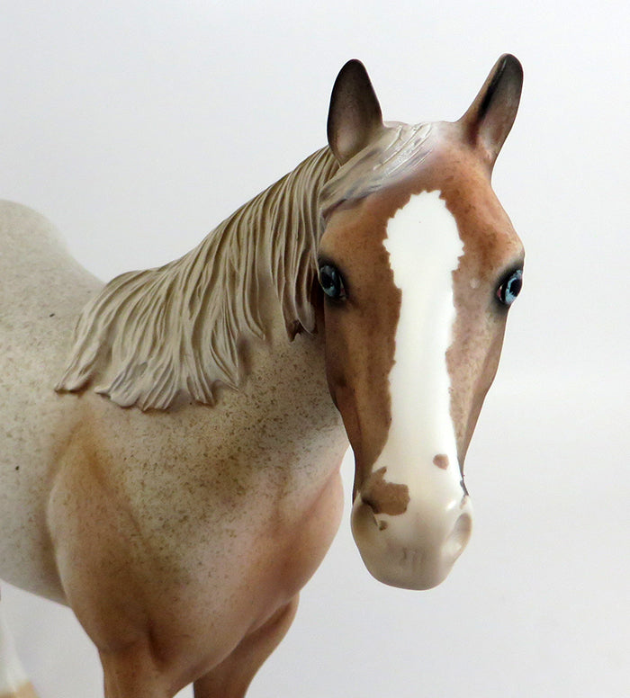 STRAWBERRY WINE-OOAK STRAWBERRY ROAN ISH MODEL HORSE BY DAWN QUICK 2/8