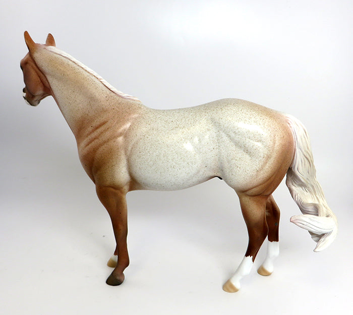 STRAWBERRY WINE-OOAK STRAWBERRY ROAN ISH MODEL HORSE BY DAWN QUICK 2/8