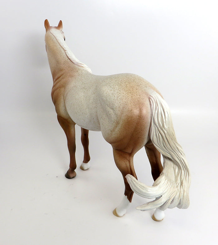 STRAWBERRY WINE-OOAK STRAWBERRY ROAN ISH MODEL HORSE BY DAWN QUICK 2/8