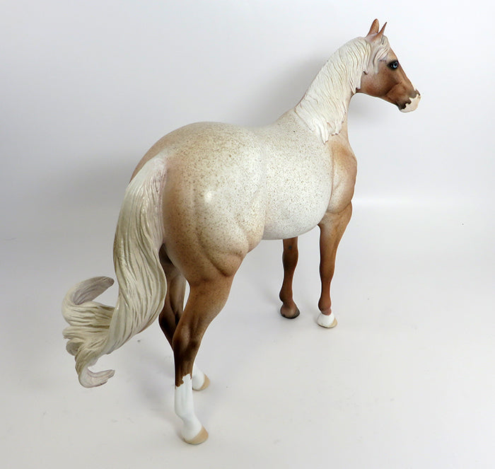 STRAWBERRY WINE-OOAK STRAWBERRY ROAN ISH MODEL HORSE BY DAWN QUICK 2/8