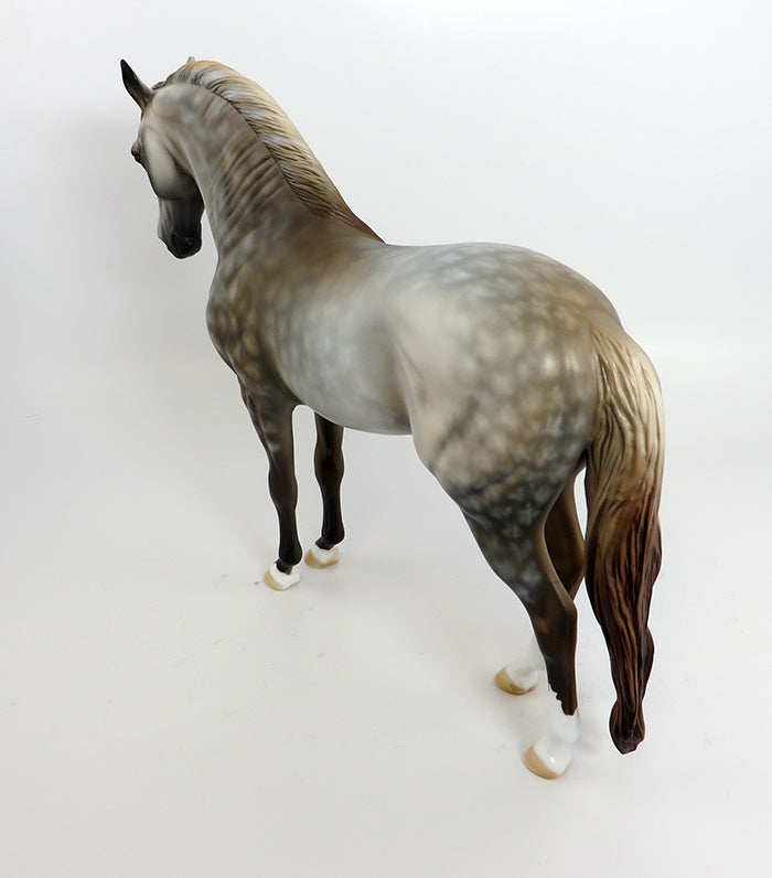 CURRINGTON-OOAK STAR DAPPLE CHESTNUT GOING GREY ANDALUSIAN MODEL HORSE 2/8