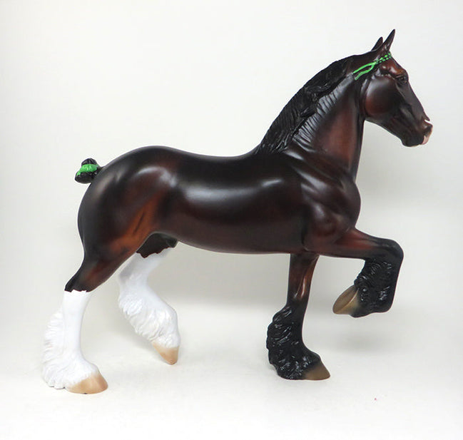TROTTING DRAFTER MODEL HORSE