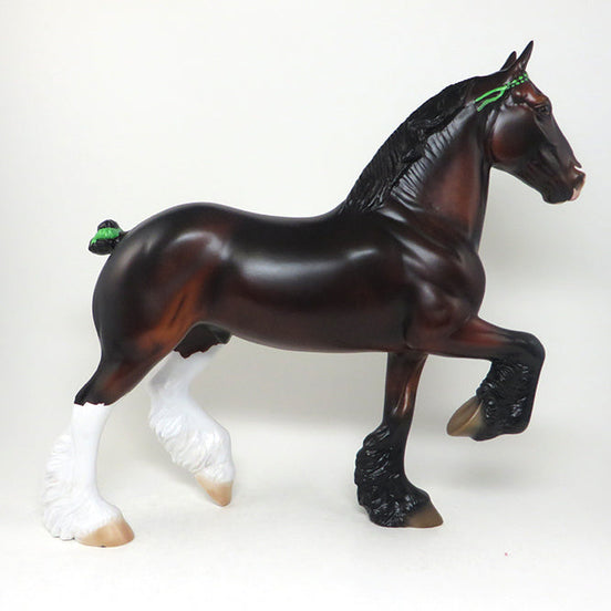 TROTTING DRAFTER MODEL HORSE