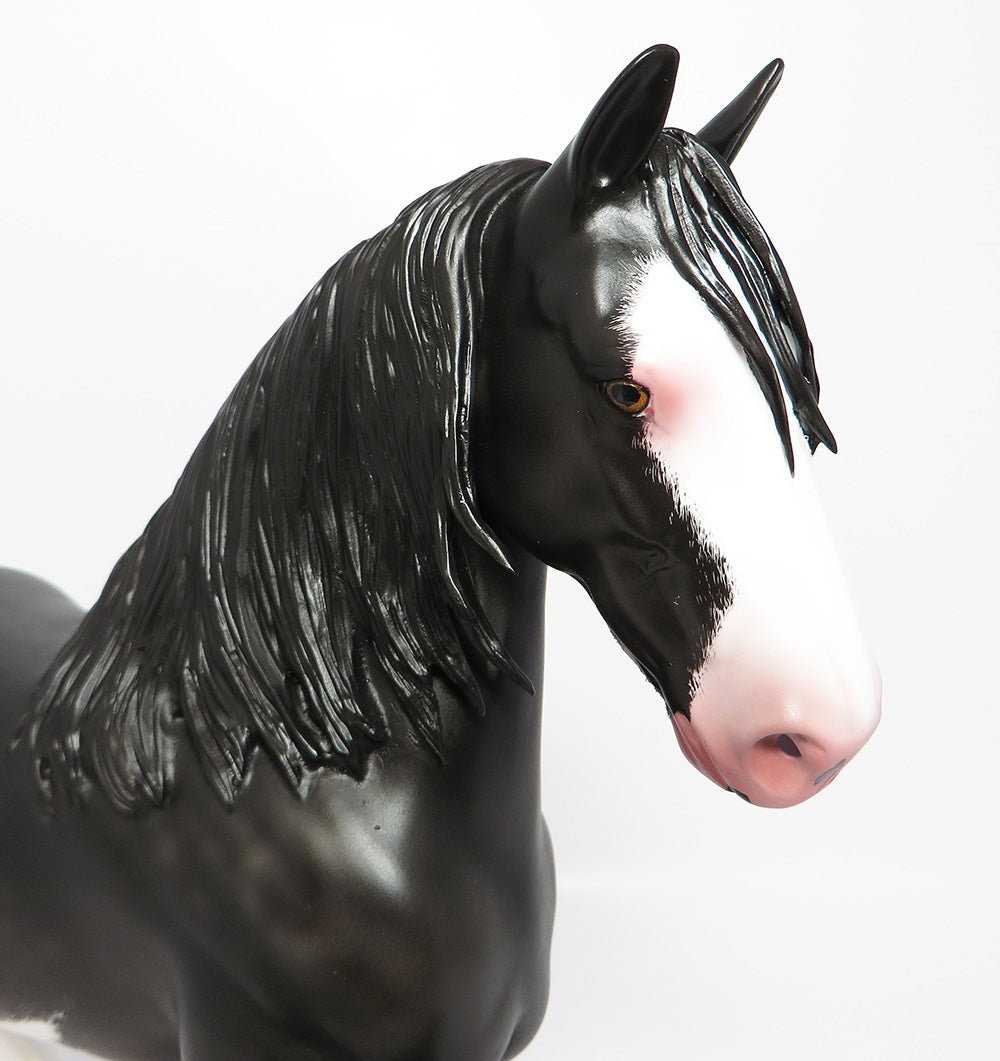 WINDRIFT-OOAK ETCHED BLACK SABINO TROTTING DRAFT MODEL HORSE 12-12-17