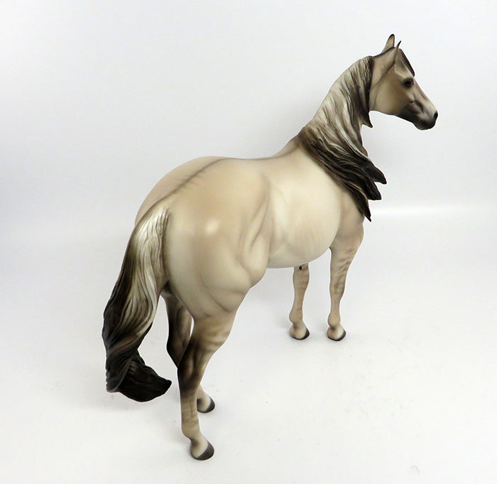 MODEL HORSE 