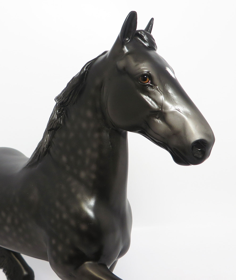 TIMBERON-LE-4 DAPPLED BLACK TROTTING DRAFTER MODEL HORSE 12-12-17