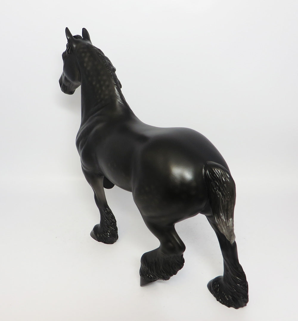 TIMBERON-LE-4 DAPPLED BLACK TROTTING DRAFTER MODEL HORSE 12-12-17