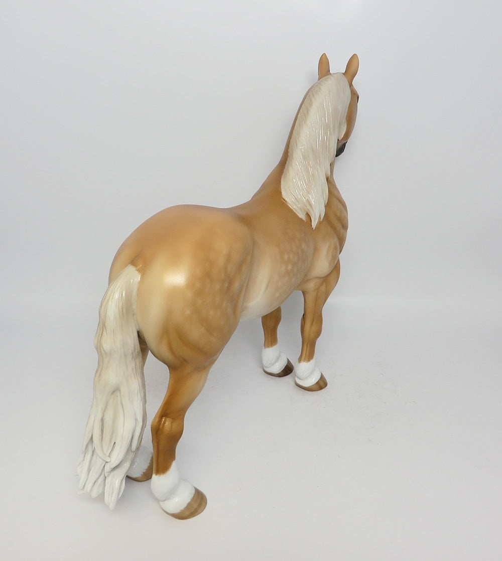 RANSOM-OOAK STAR DAPPLE PALOMINO STANDING DRAFTER MODEL HORSE 8/1/17