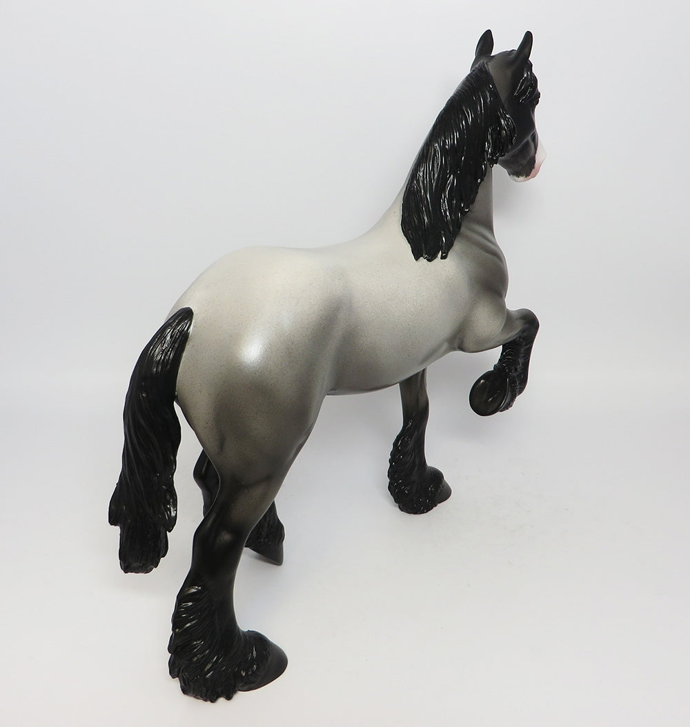 SUMMERFIELD-OOAK BLUE ROAN TROTTING DRAFTER MODEL HORSE 12-12-17