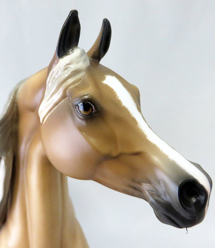 IBTISAM &quot;SMILING&quot;-OOAK SILVER BAY TOBIANO ARABIAN MODEL HORSE BY SHERYL LEISURE 9/16