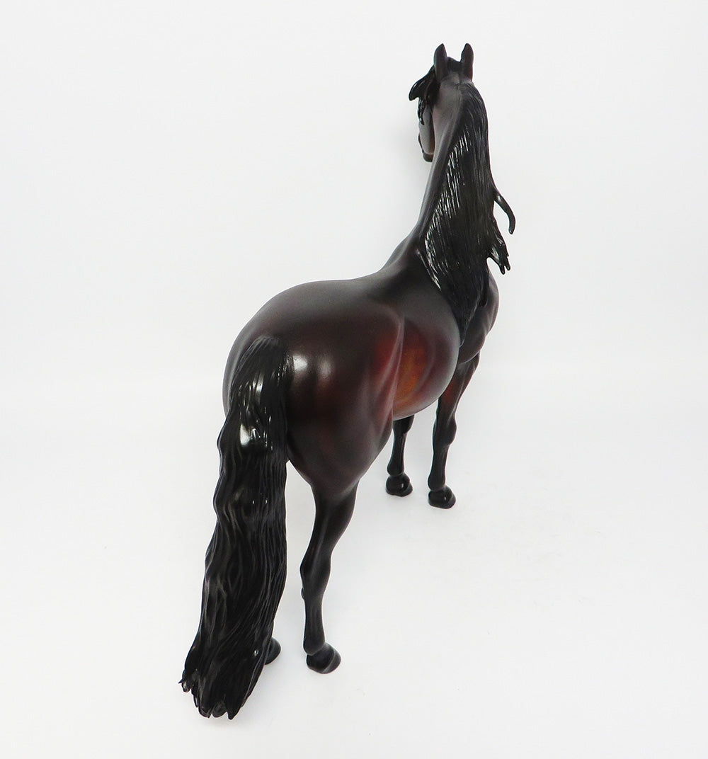 HUNTER&#39;S KNOLL-LE-4 DARK BAY MORGAN MODEL HORSE12-12-17