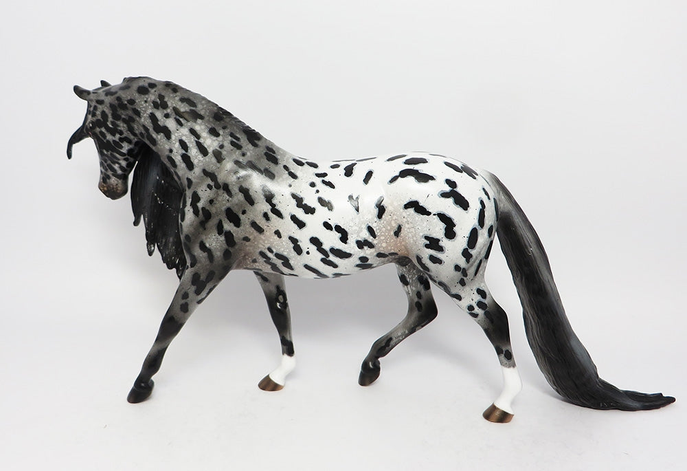 MAJESTIC SPOTS-OOAK LOUD LONG MANE AND TAIL PONY MODEL HORSE 8/2/17