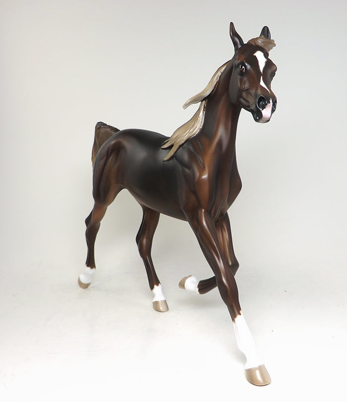 stunning model horse yearling 