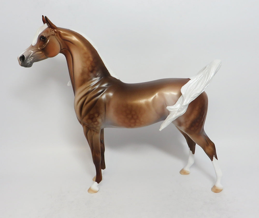 GRANDVILLE - LE8 DAPPLE SOOTY PALOMINO ARABIAN  MODEL HORSE EA2018