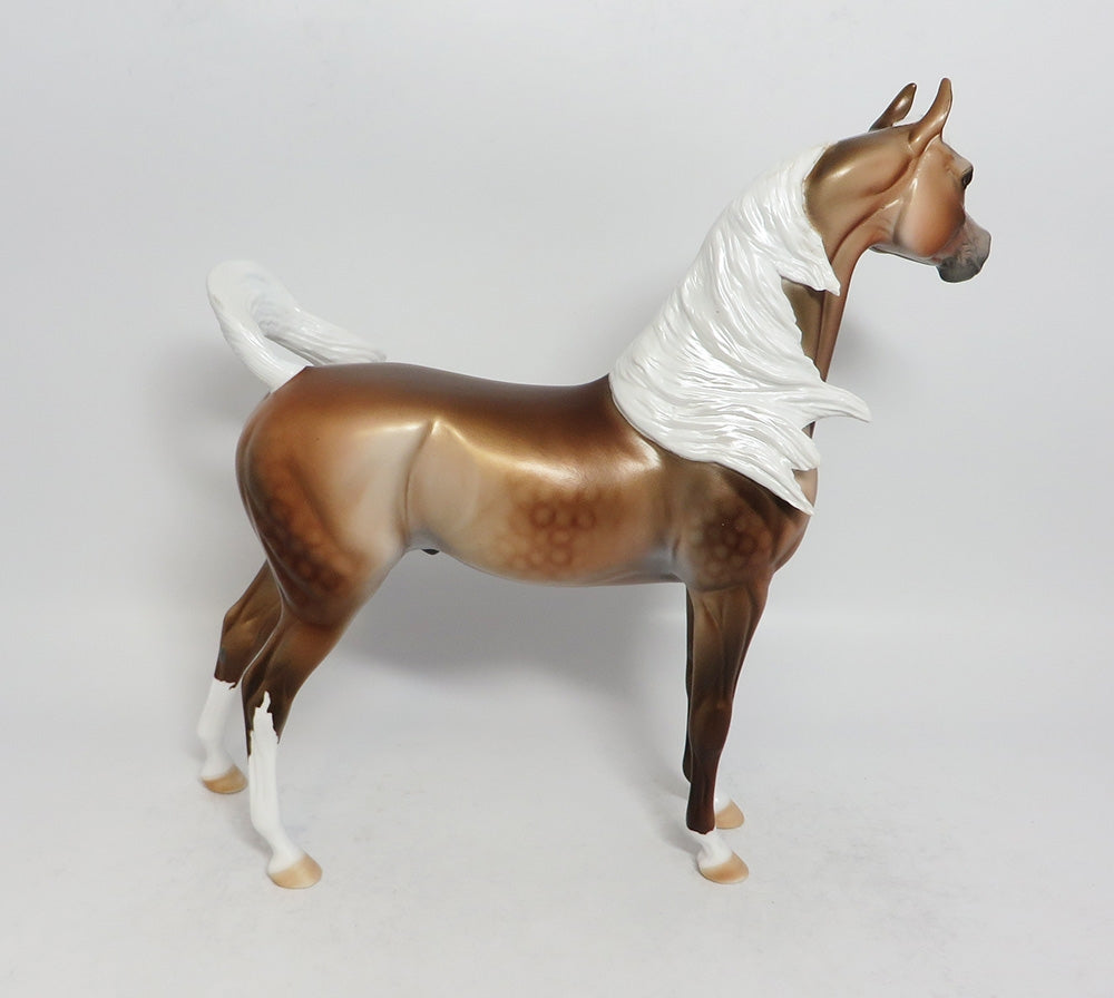 GRANDVILLE - LE8 DAPPLE SOOTY PALOMINO ARABIAN  MODEL HORSE EA2018