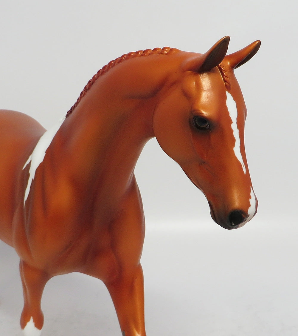 NUGGET CHESTNUT PINTO PONY MODEL HORSE 3/21/18