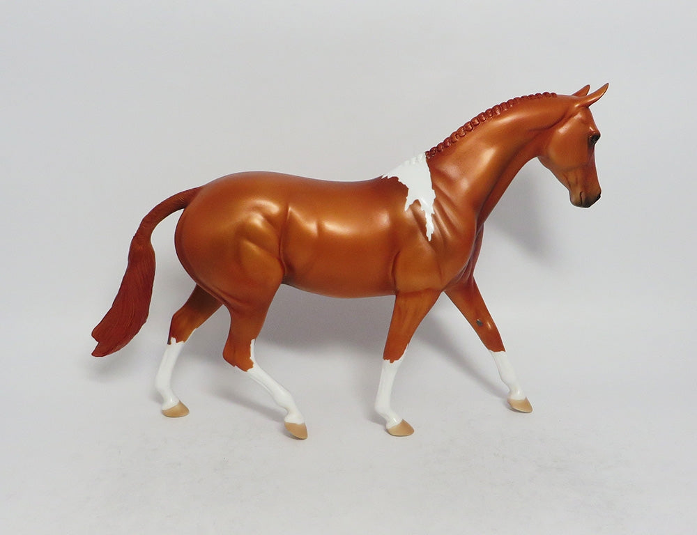 NUGGET CHESTNUT PINTO PONY MODEL HORSE 3/21/18