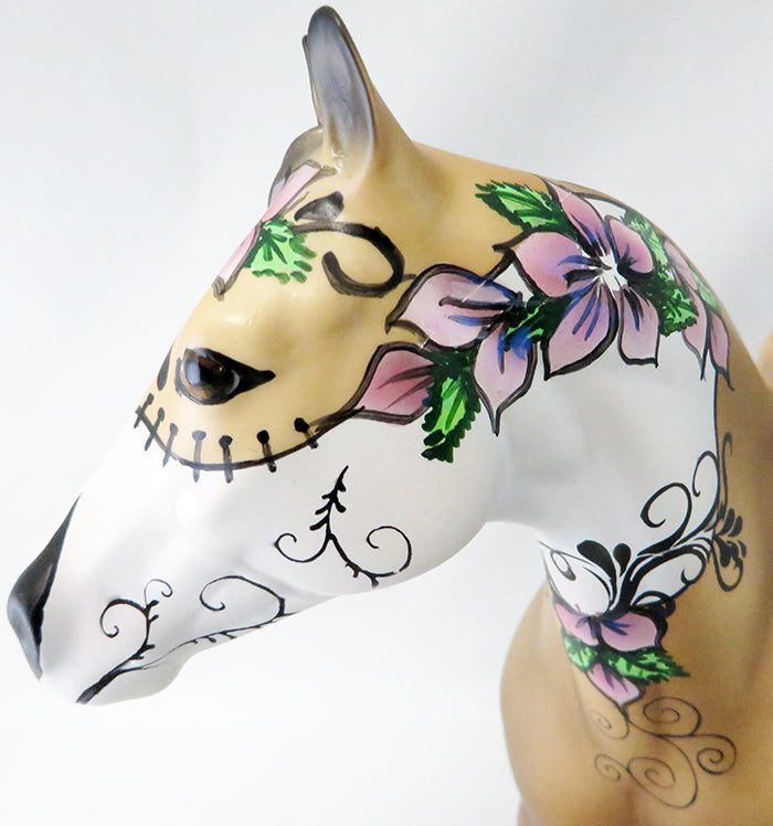 CHASE YIU-OOAK SUGAR SKULL BUCKSKIN ISH MODEL HORSE BY SHERYL LEISURE 9/22