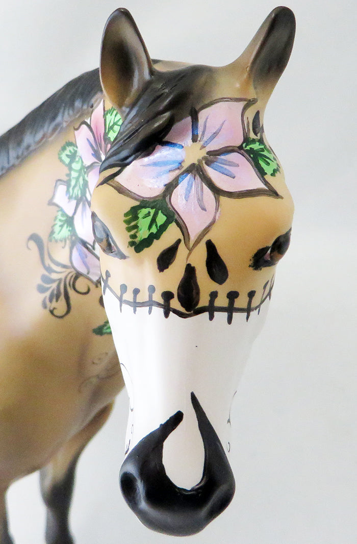 CHASE YIU-OOAK SUGAR SKULL BUCKSKIN ISH MODEL HORSE BY SHERYL LEISURE 9/22