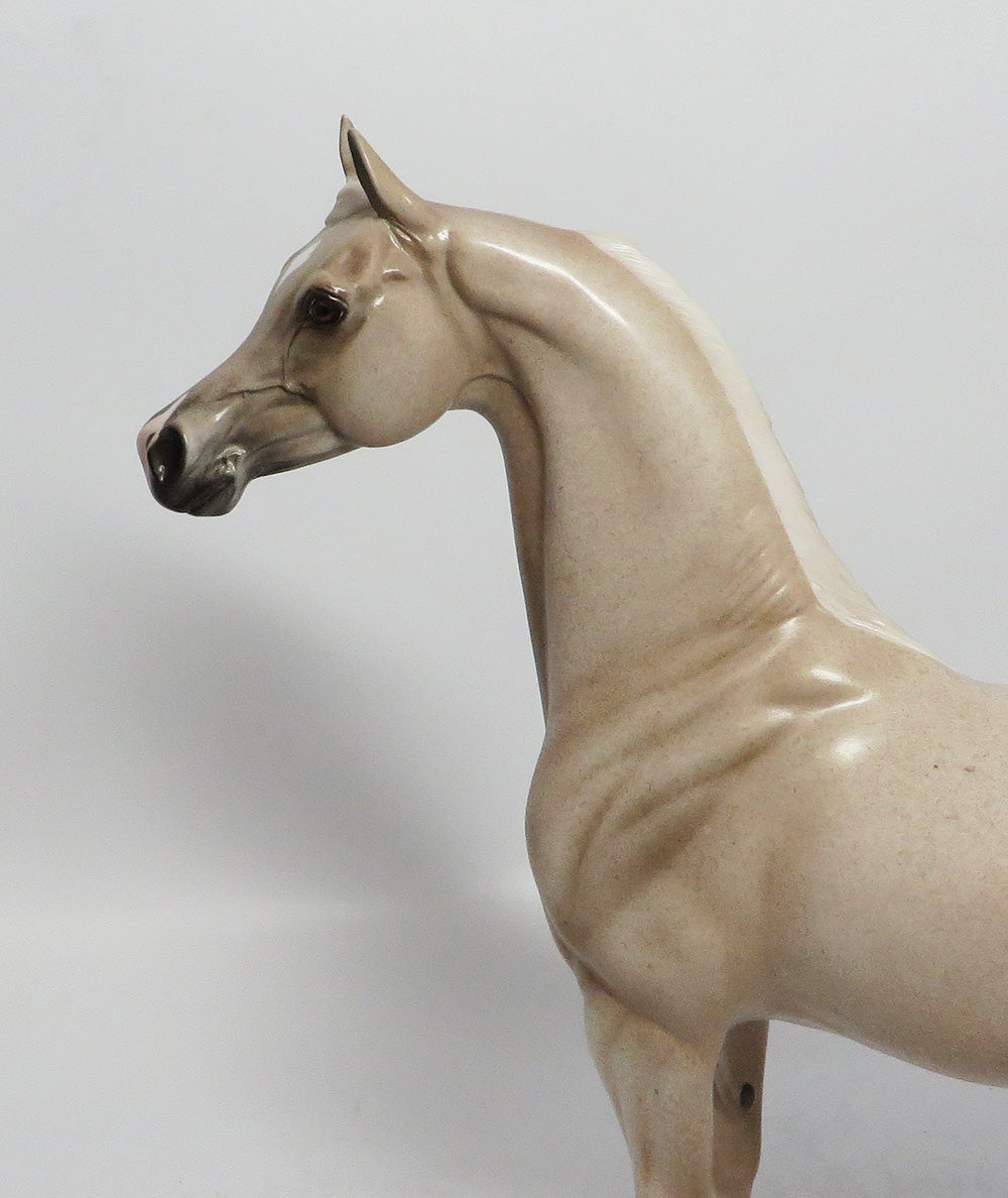 ZEEK - LE7 STRAWBERRY ROAN ARABIAN MODEL HORSE MW2018