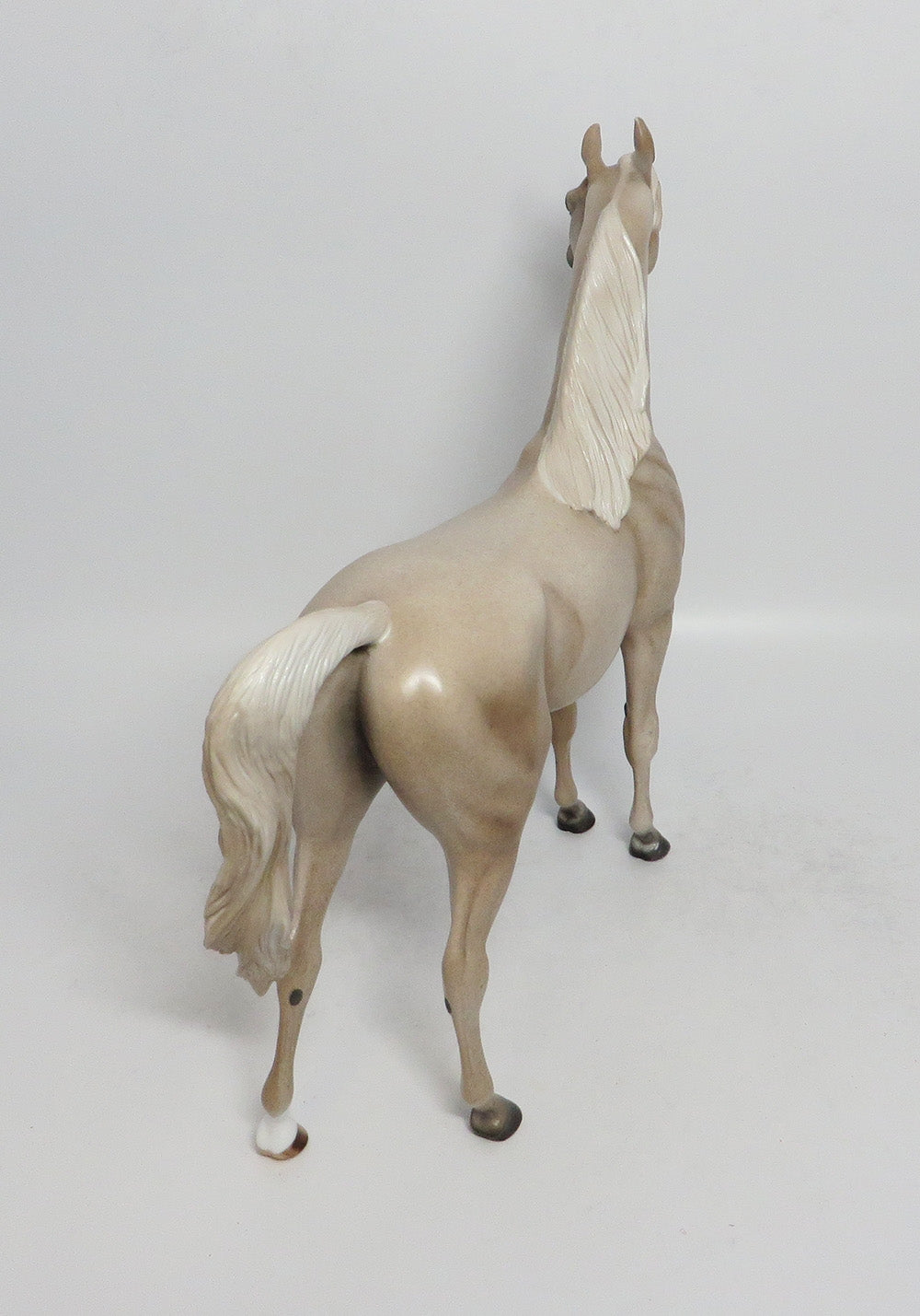 ZEEK - LE7 STRAWBERRY ROAN ARABIAN MODEL HORSE MW2018