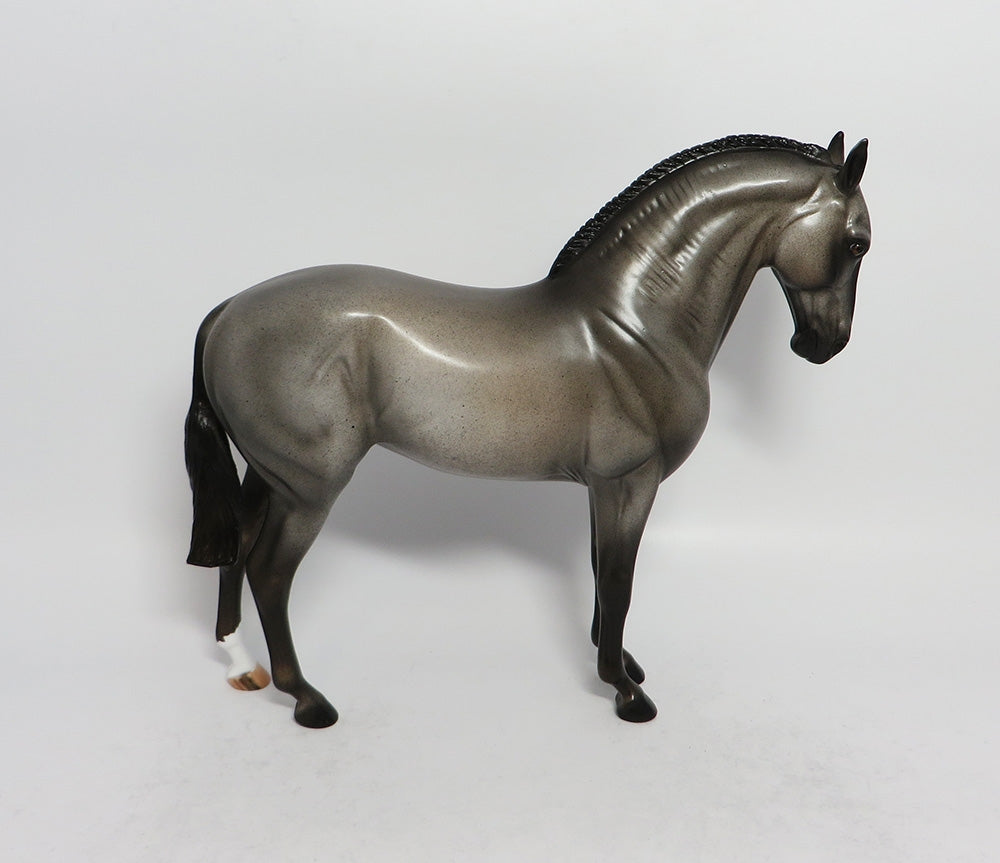 FLEUR DE LIS - LE6 BLUE ROAN ANDALUSIAN MODEL HORSE MW2018