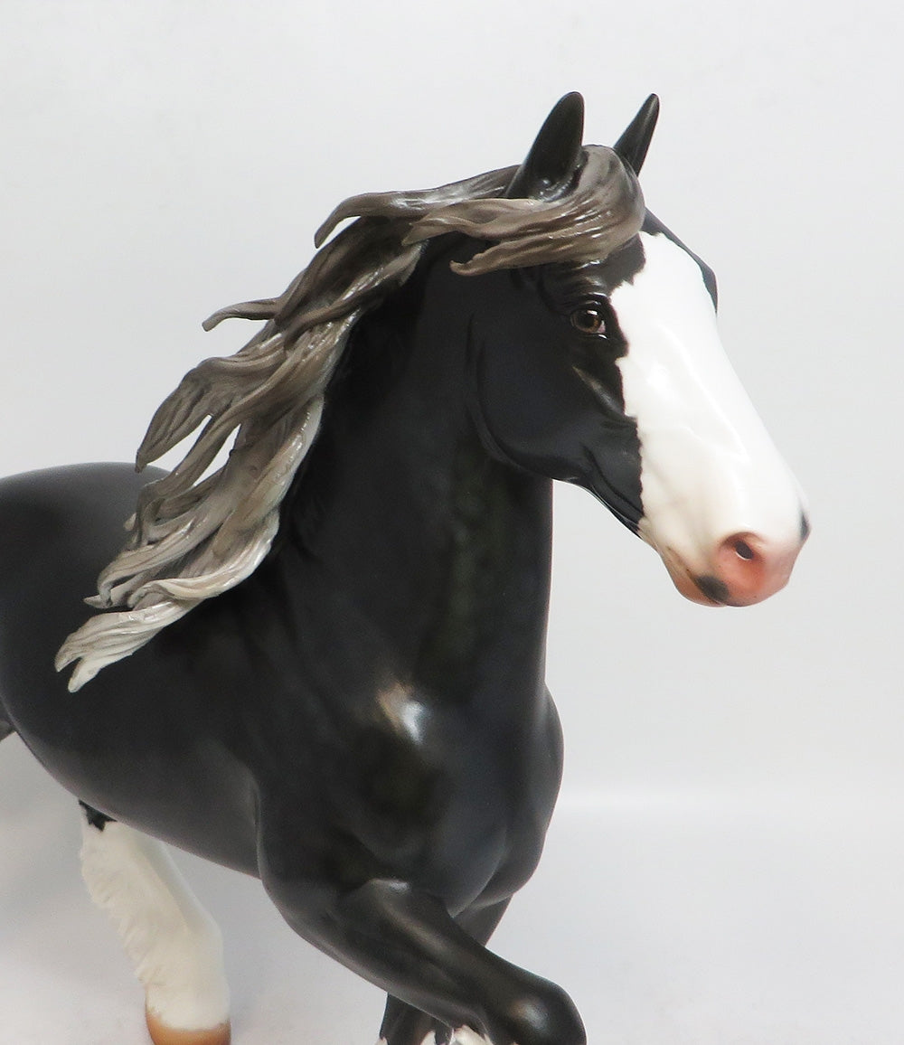 WHEELER - OOAK SILVER BLACK TROTTING DRAFT MODEL HORSE MW2018
