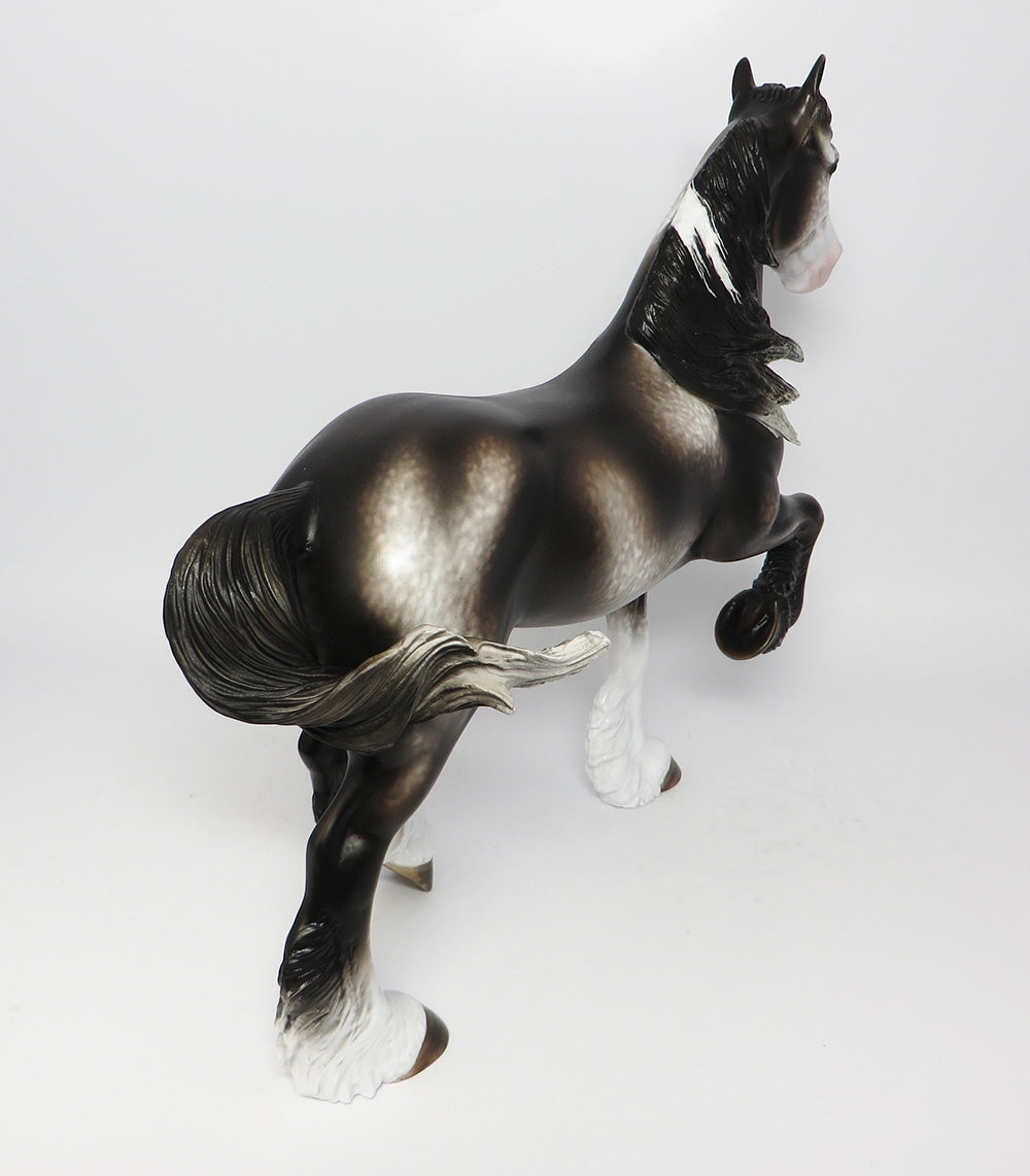 WINDSOR WOOD-OOAK BLACK SABINO TROTTING DRAFT MODEL HORSE 12-12-17