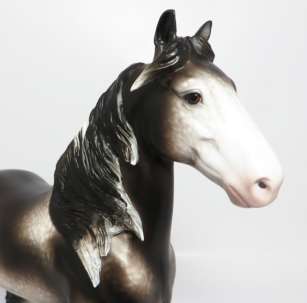 WINDSOR WOOD-OOAK BLACK SABINO TROTTING DRAFT MODEL HORSE 12-12-17