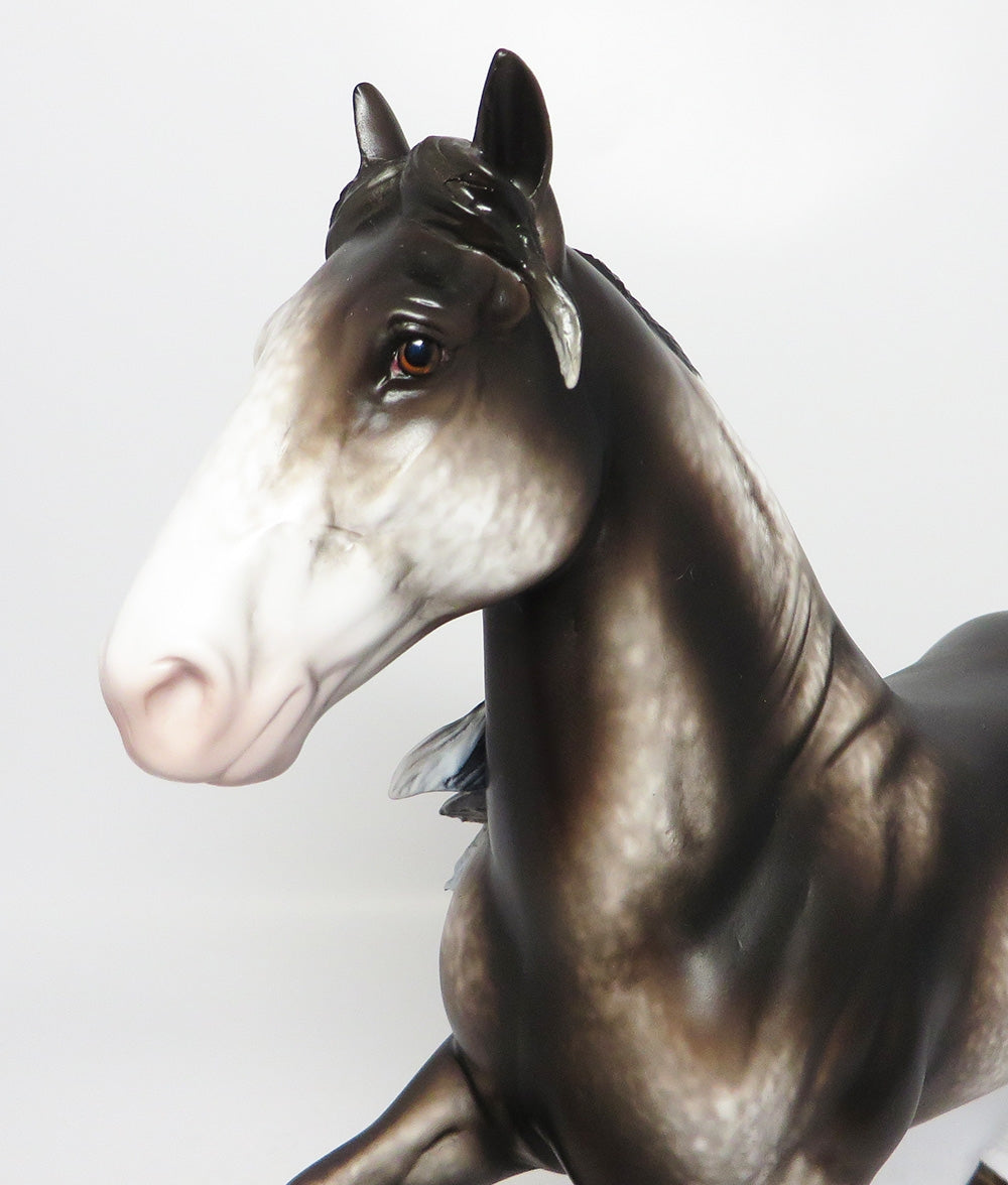 WINDSOR WOOD-OOAK BLACK SABINO TROTTING DRAFT MODEL HORSE 12-12-17