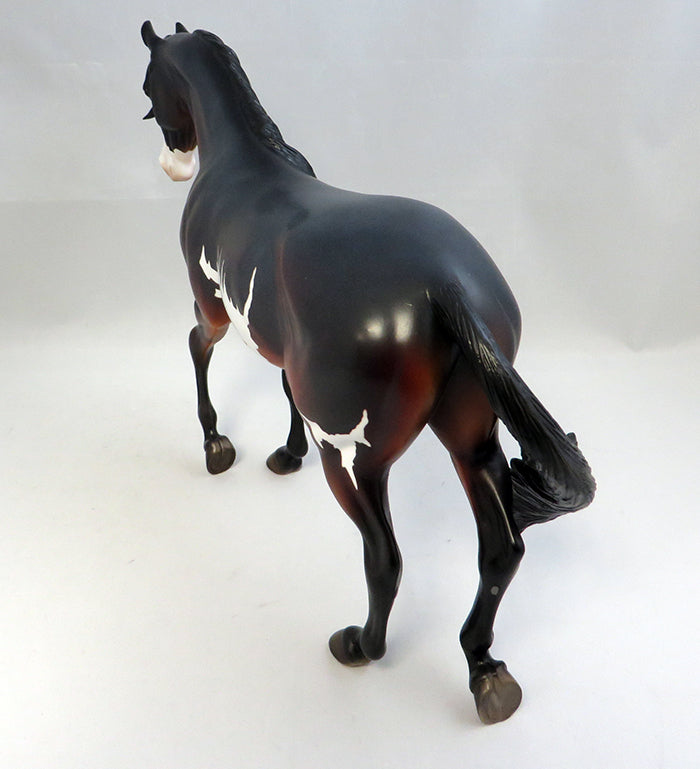 STROLLIN BY-OOAK SILVER BAY PAINT THOROUGHBRED MODEL HORSE 9/26