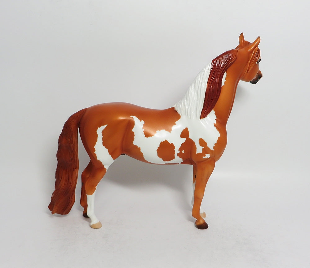 TWIX - LE5 CHESTNUT PINTO MORGAN MODEL HORSE MW2018