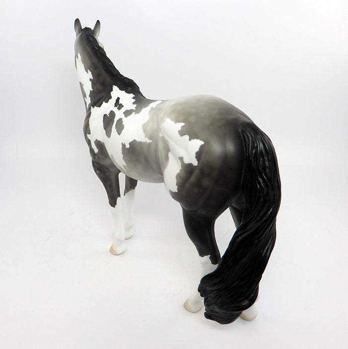 FEDORA-LE-4 DAPPLE GREY PAINT ISH MODEL HORSE 2/27