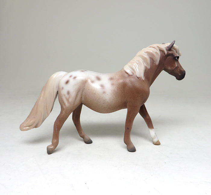 LIMITED EDITION MODEL HORSE