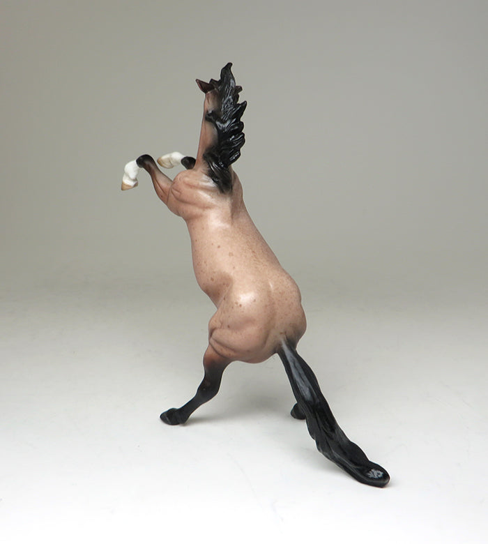 ROAN REARING MUSTANG 