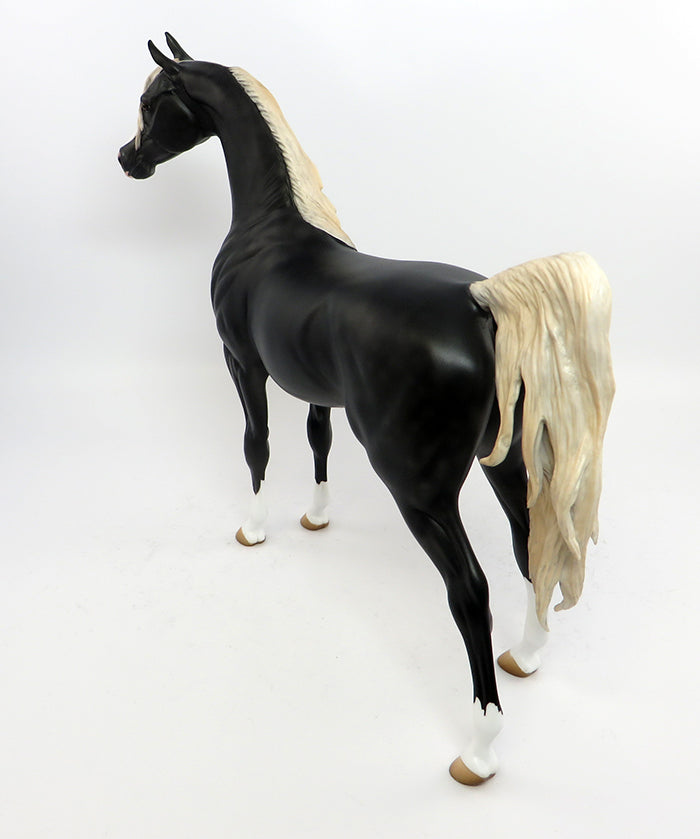 XAVIE~OOAK DAPPLE BLACK ARABIAN MODEL HORSE 2/28