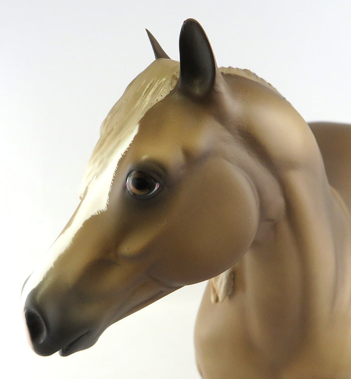 CARMEL D&#39; APPLE-DAPPLE CHESTNUT ISH MODEL HORSE BY SHERYL LEISURE-LE-4 9/29