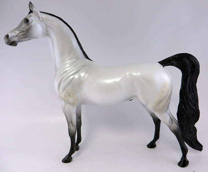 SAMPSON-LE-8 DAPPLE GREY ARABIAN MODEL HORSE EQ 2016