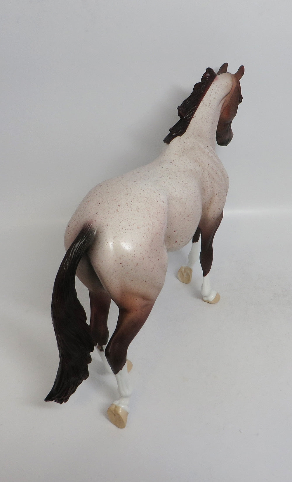 NOEDOWN - OOAK RED ROAN THOROUGHBRED MODEL HORSE SHCF2018