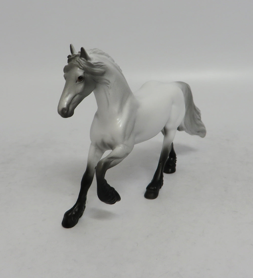 NORDIC - OOAK GREY FRESIAN CHIP EA2018