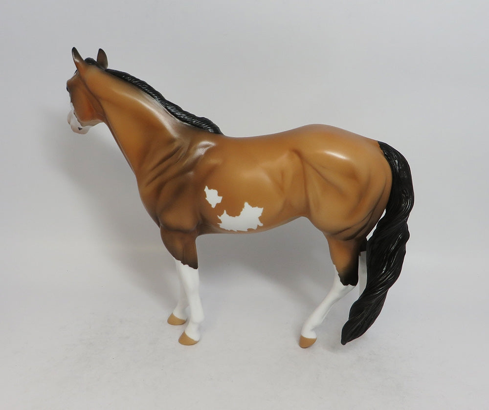 LONDON LONDON - LE7 BUCKSKIN PINTO ISH MODEL HORSE EA2018
