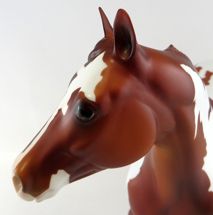 P.S. MESQUITE-LE-4 CHESTNUT &amp; WHITE PAINT ISH MODEL HORSE 9/30