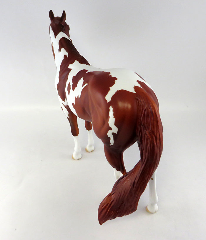 P.S. MESQUITE-LE-4 CHESTNUT &amp; WHITE PAINT ISH MODEL HORSE 9/30
