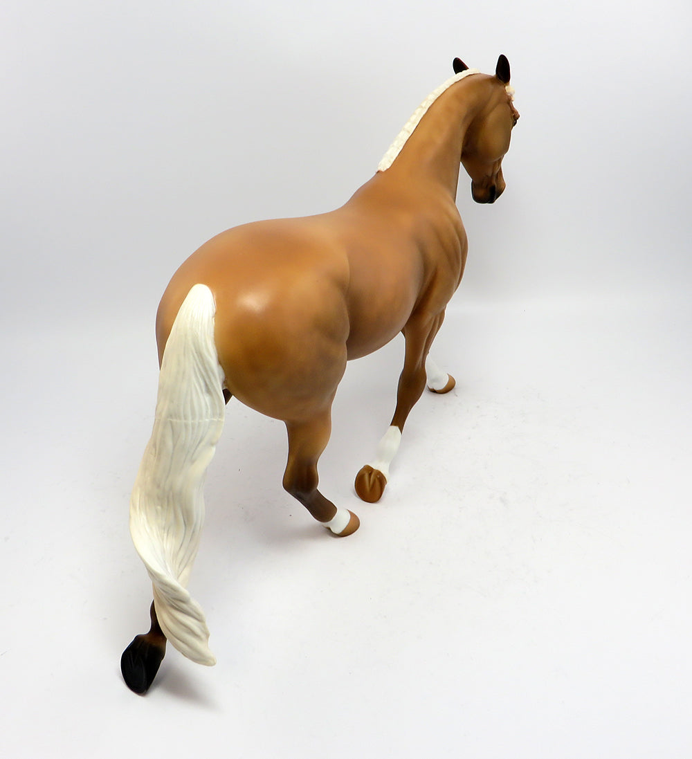 MOOSE~OOAK DAPPLE PALOMINO PALOUSE MODEL HORSE 3/15