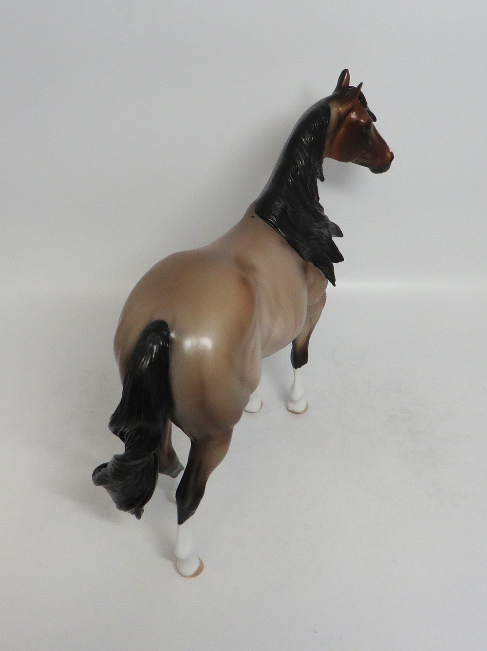ROANOKE - LE7 BAY ROAN ISH MODEL HORSE EA2018