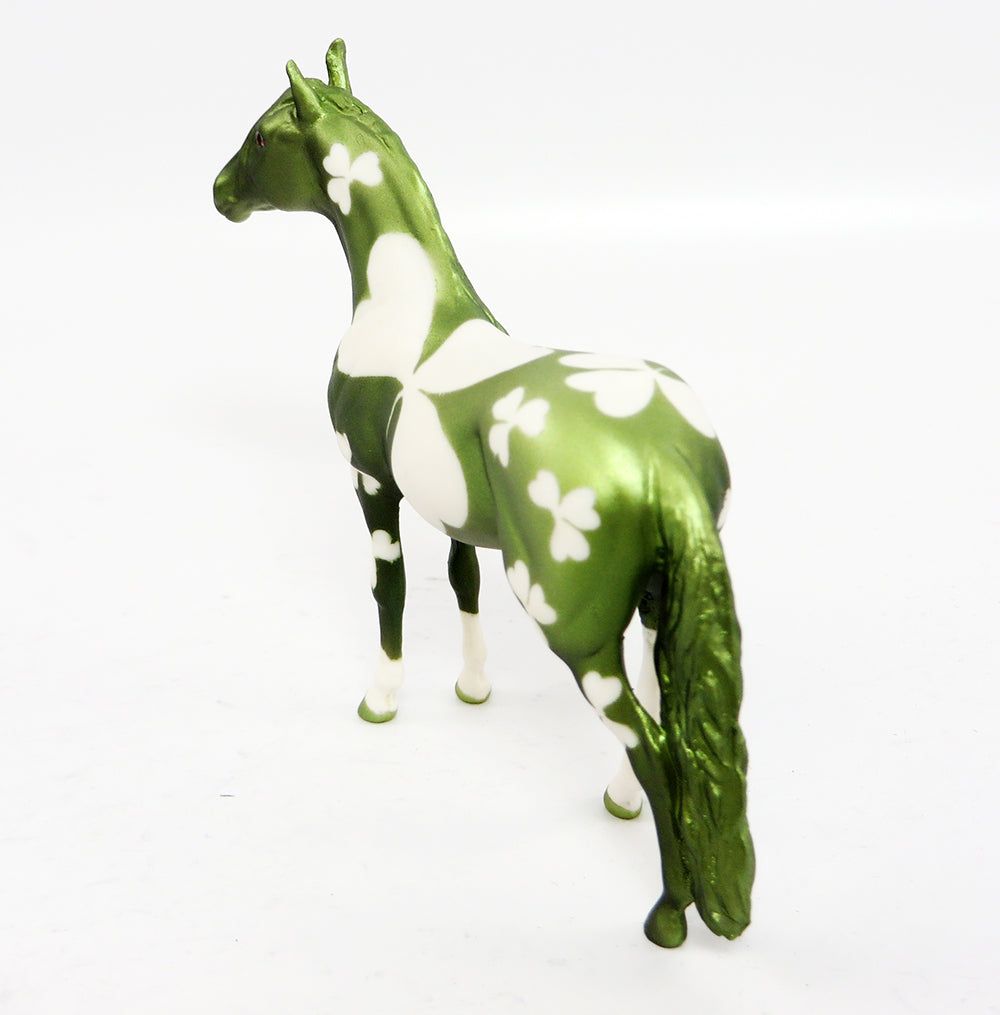 BAIRD~OOAK ST. PATRICKS DAY MORGAN CHIPS MODEL HORSE 3/9