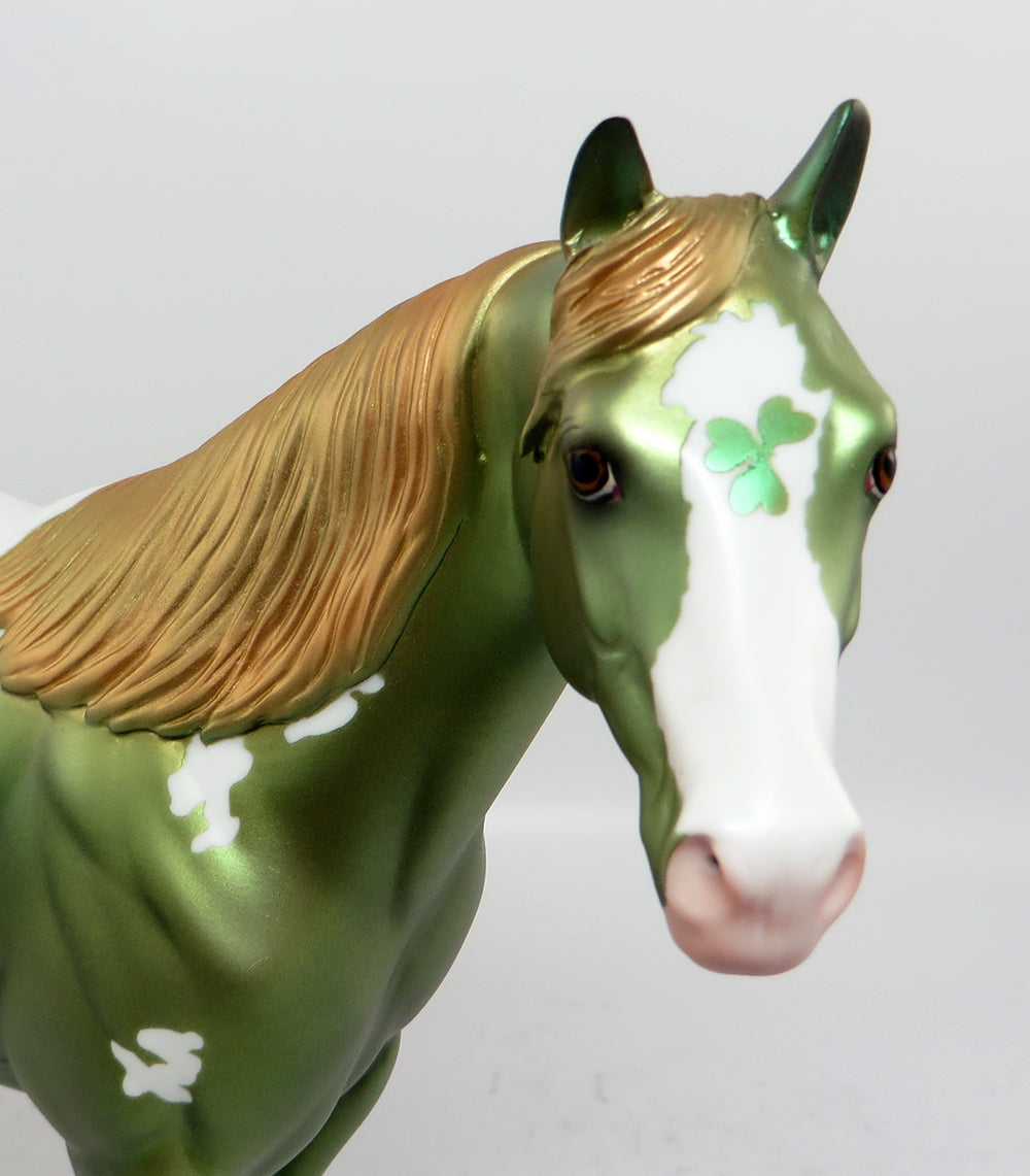 CLADAUGH-OOAK ST. PATRICK'S DAY MODEL HORSE BY SHERYL LEISURE 3/10