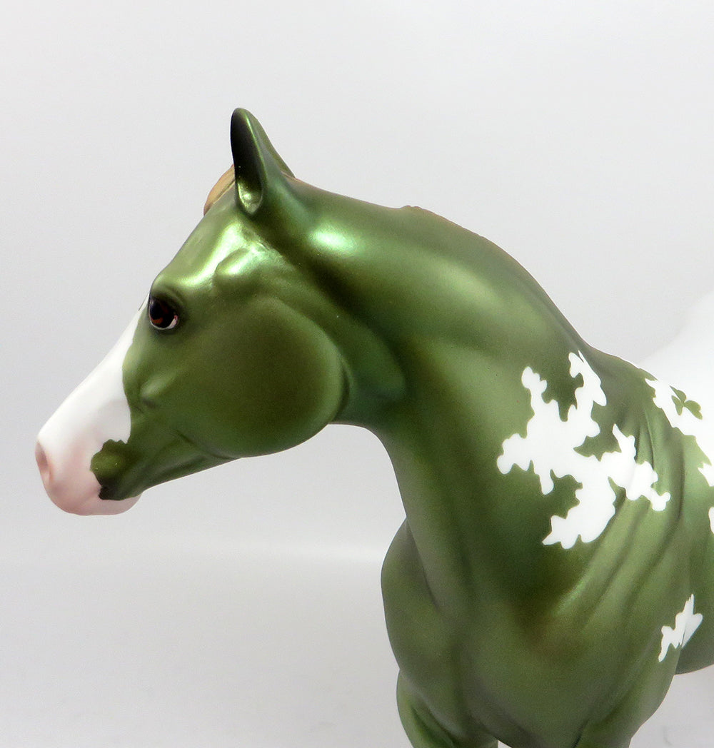 CLADAUGH-OOAK ST. PATRICK'S DAY MODEL HORSE BY SHERYL LEISURE 3/10