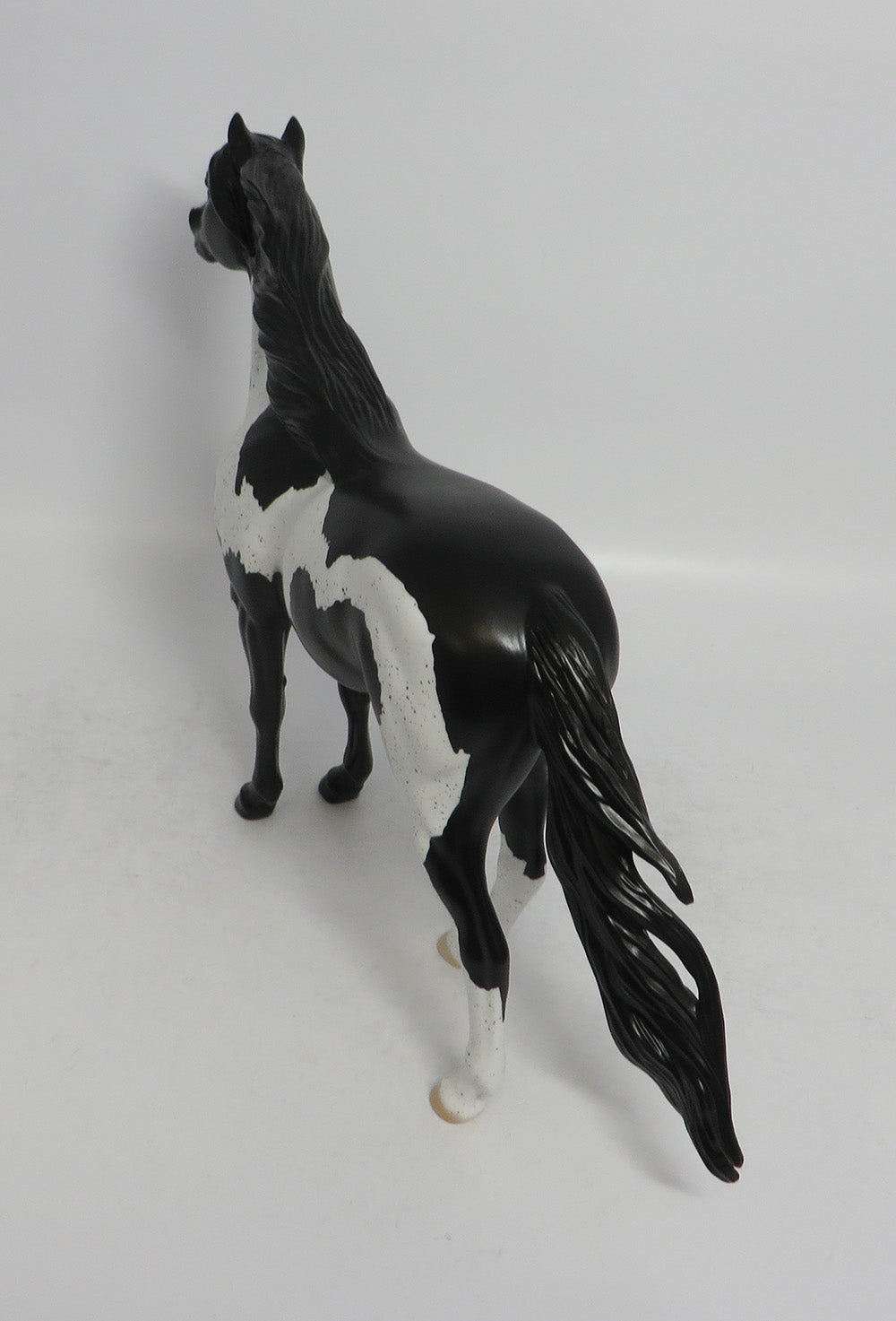 MAIDU - LE8 BLACK PINTALOOSA MUSTANG MODEL HORSE SHCF2018
