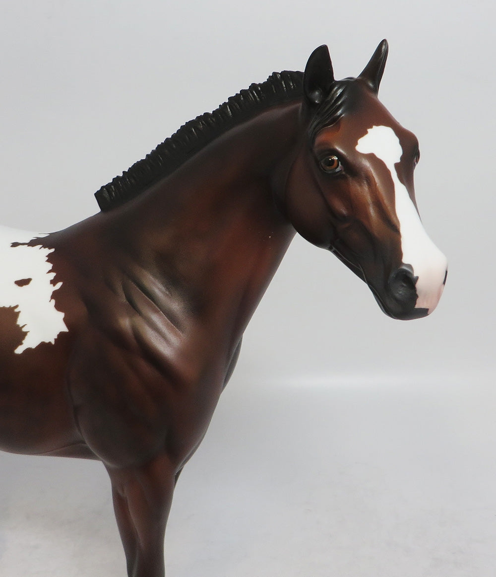 BEXLEY  - LE7 BAY APPALOOSA ISH MODEL HORSE EA2018